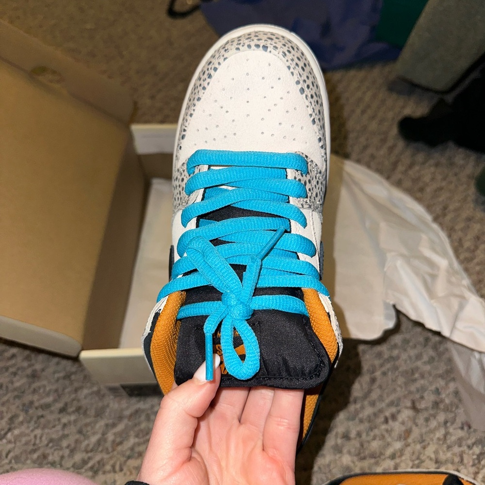 Nike SB Dunks - Picture 3 of 9